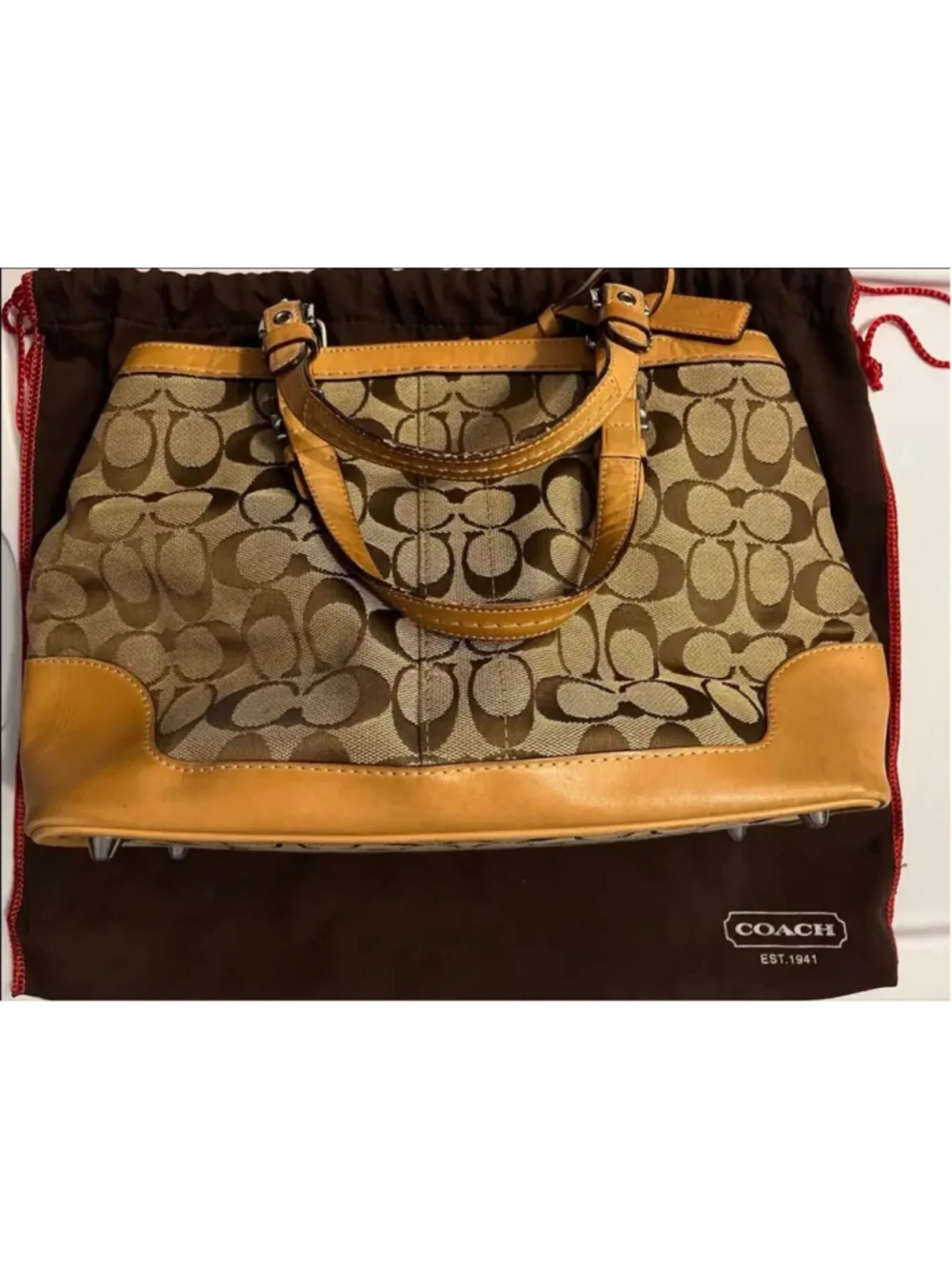 Coach signature logo